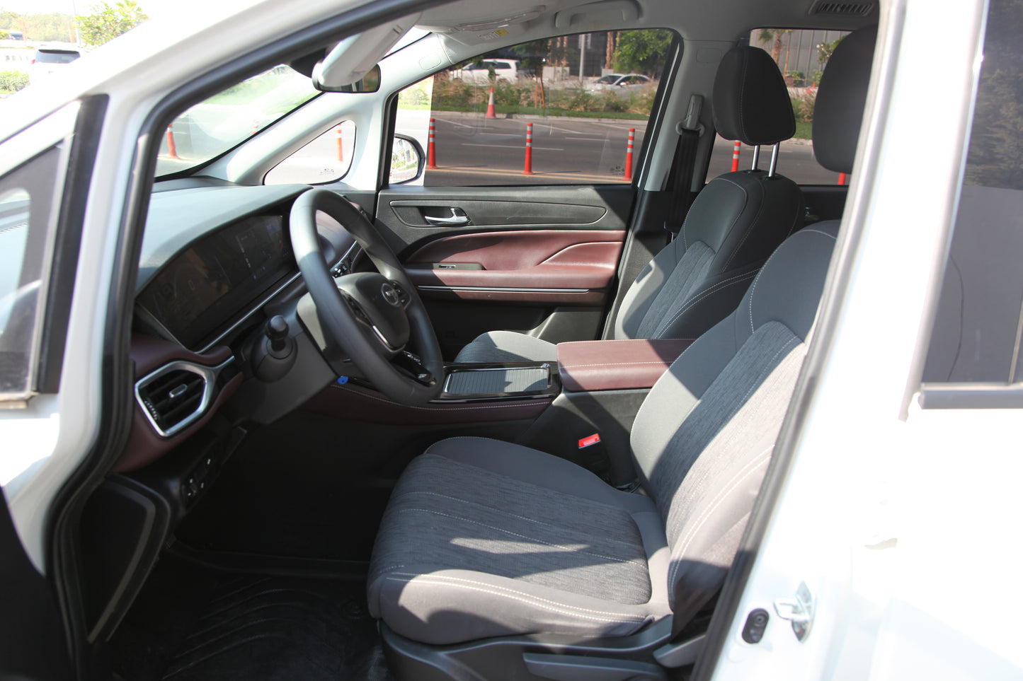 GAC GN6 (M6) 7 Seaters MPV For Rent