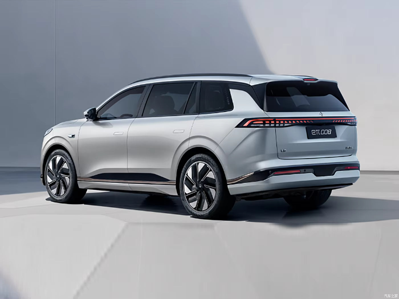 Dongfeng Yipai 008 SUV For Rent